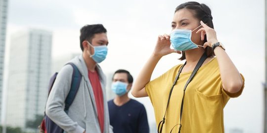 CEK FAKTA: Tidak Benar Memakai Masker Berdampak Bau Mulut, Ini Penjelasannya