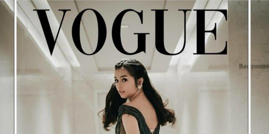 5 Potret Putri Ayu Penyanyi Seriosa Jebolan IMB, Awet Muda dan Makin Cantik