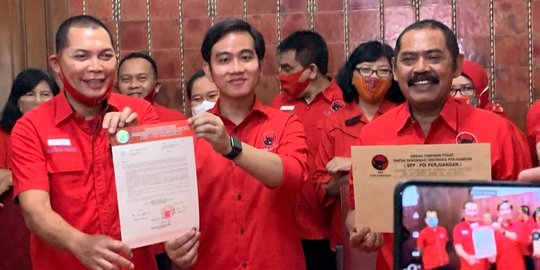 Gibran-Teguh Susun Strategi Lawan Pasangan Bajo di Pilkada Solo