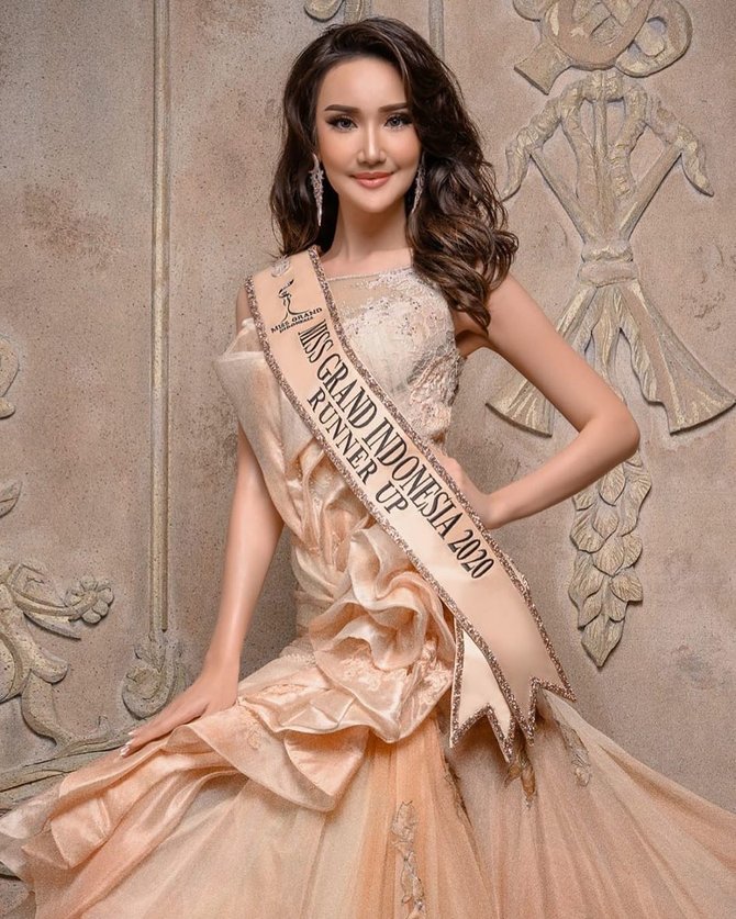 bella aprilia wanita yang diduga calon istri ivan gunawan