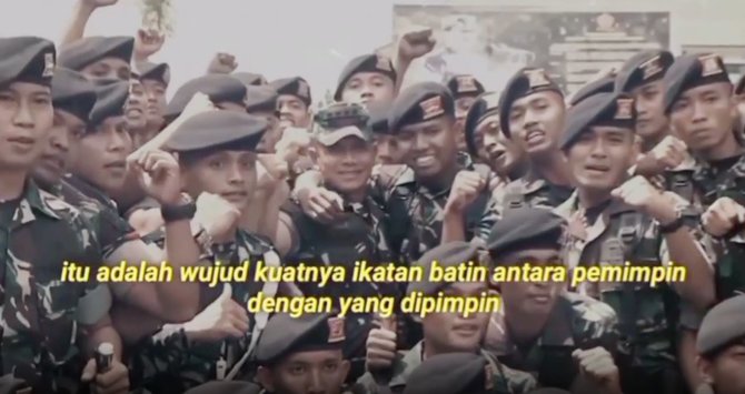 kisah jenderal mulyono senang merangkul prajurit tni