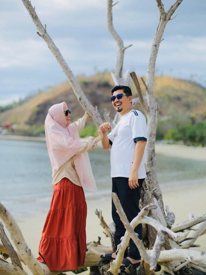 liburan ustaz solmed dan istri