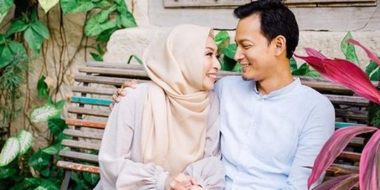 Jelang Kelahiran Anak Kedua, Ini 5 Potret Baby Bump Istri Fedi Nuril