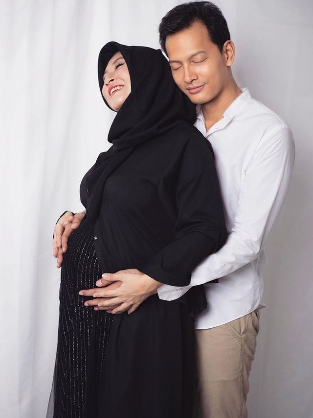 potret baby bump istri fedi nuril