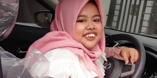 Jatuh Bangun jadi Selebgram, Kekeyi Kini Bisa Beli Mobil Baru