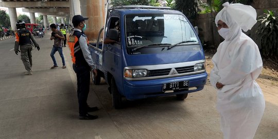 Penampakan Pocong Saat Razia Masker di Kawasan Andara