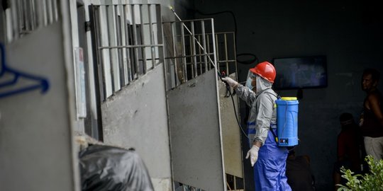 Narapidana Sterilisasi Lapas untuk Tangkal Covid-19