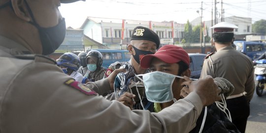 Tertibkan Warga, Satpol PP DKI, Depok dan Jawa Barat Gelar Operasi Masker