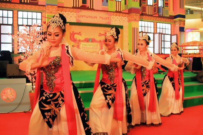 tari cokek betawi