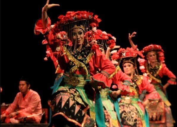 tari cokek betawi