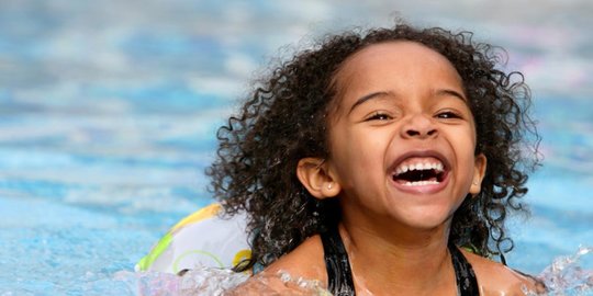 Cukupkah Berenang dan Olahraga untuk Buat Anak Jadi Lebih Tinggi?