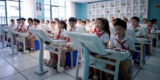 Kembali Dibuka, Begini Suasana Belajar Murid SD di Wuhan