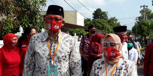 Jalan Kaki dari Markas PDIP, Istri Bupati Petahana Mendaftar di Pilkada Sleman