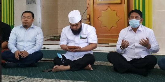 Sebelum Daftar ke KPU Helmi-Muslihan Gelar Doa Bersama di Masjid Umar Bin Khattab