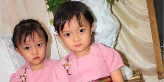 Viral Video Bocah Kembar Joget TikTok, Ini 7 Potret Kompak Twins Maira dan Naura