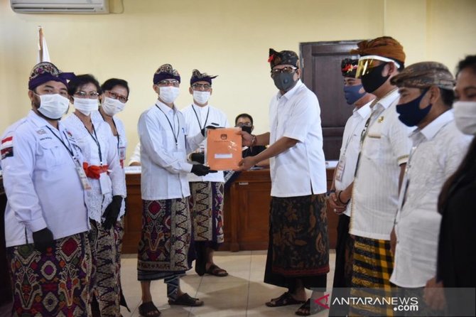 bakal pasangan calon gede ngurah ambara putra dan made bagus kertanegara daftar pilkada kota denpasar