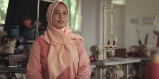 Kisah Perjuangan Seorang Guru Rela Utang Demi Buat Sekolah Gratis