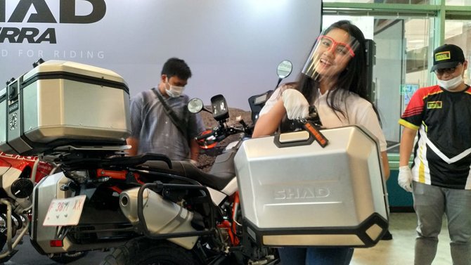 produk case alumunium shad terra diluncurkan di jakarta