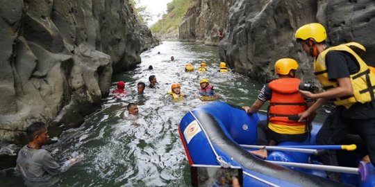 Mengintip Wisata Sungai Leuwi Kanjeng Daleum, Destinasi Air yang Eksotis di Garut