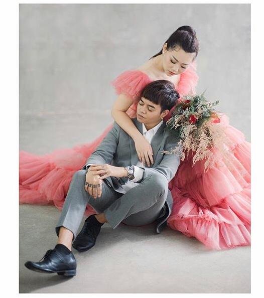 segera menikah ini 5 potret prewed terbaru reza arap dan wendy walters