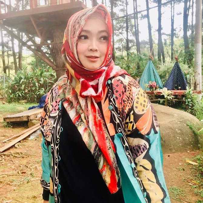 potret terbaru rina gunawan