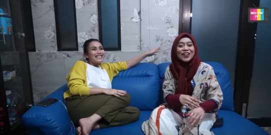 Datang ke Rumah Ayu Ting Ting, Lesty Ngeluh Gangnya Sempit 'Masuknya Allahu Akbar'