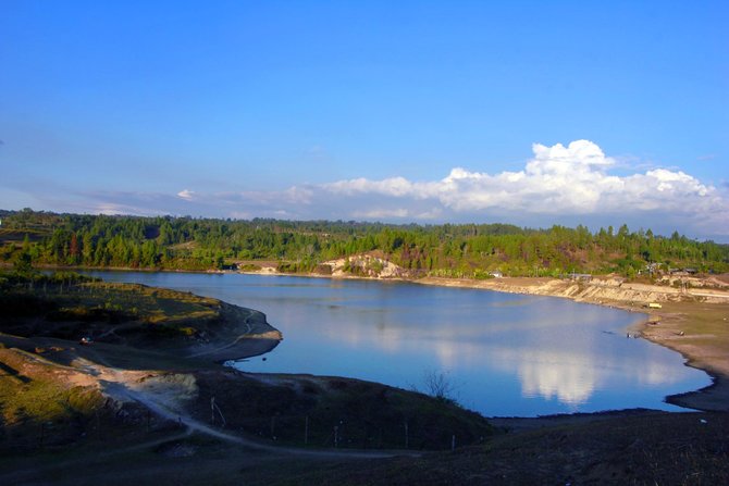 dijuluki 039danau di atas danau039 ini fakta menarik sidihoni di pulau samosir