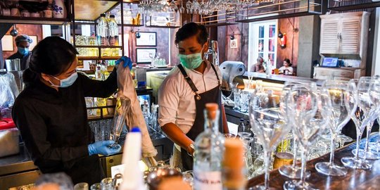 Persiapan Bar di New Delhi Kembali Buka di Tengah Pandemi