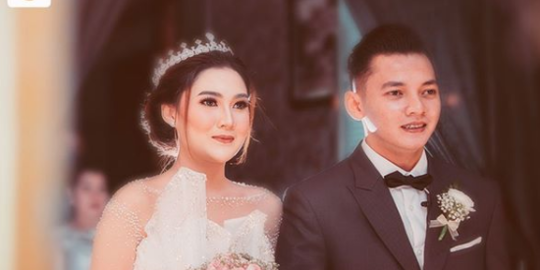 Mengaku Sudah Menikah, Ini 6 Potret Pernikahan Nella Kharisma dan Dory Harsa