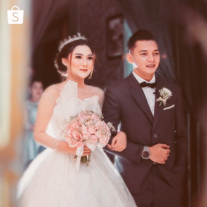 foto pernikahan nella kharisma dan dory harsa