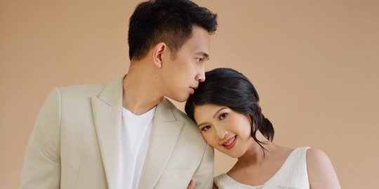 Istri Naga 'Ada Band' Melahirkan, Ini Potret Bayinya yang Lucu dan Menggemaskan