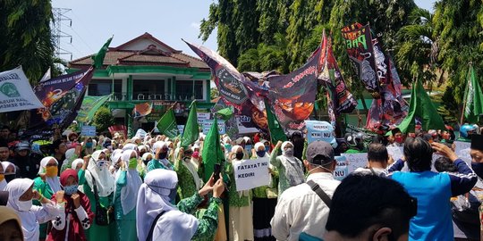 Komunikasi Buntu, Ratusan Massa NU Segel Kantor PKB Kabupaten Kediri