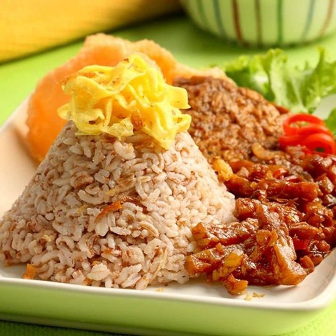 7 resep olahan nasi merah rekomendasi menu untuk diet sehat