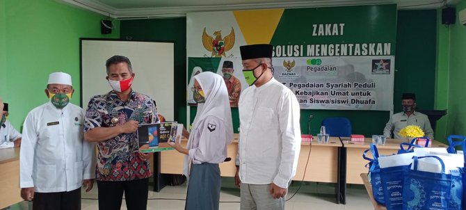 pemkot tarakan berikan bantuan hp untuk pelajar tidak mampu permudah belajar online