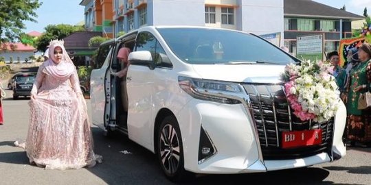 Mobil Dinas Wali Kota Bengkulu Laris Manis Antar Pengantin Saat Weekend