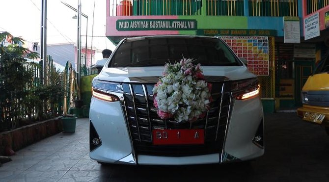 mobil dinas wali kota bengkulu laris manis antar pengantin saat weekend