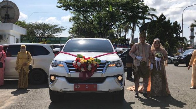 mobil dinas wali kota bengkulu laris manis antar pengantin saat weekend