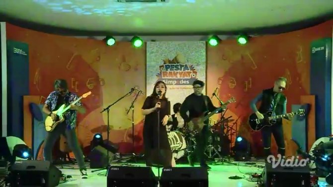 band cokelat dan padi reborn di acara 039pesta rakyat simpedes039