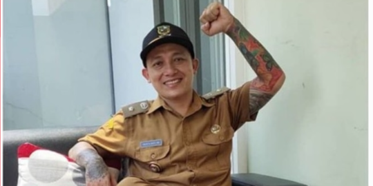 Viral Kades dari Banjarnegara Penuh Tato di Sekujur Tubuh, Kinerja Tetap yang Utama