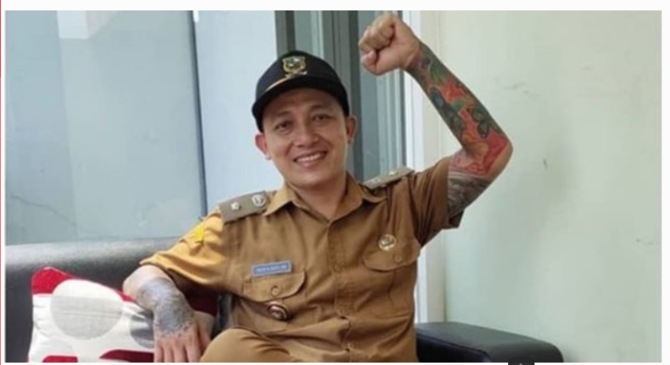 kades dari banjarnegara penuh tato