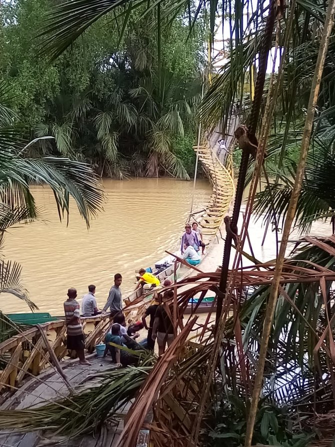 jembatan ambruk di kabupaten paser