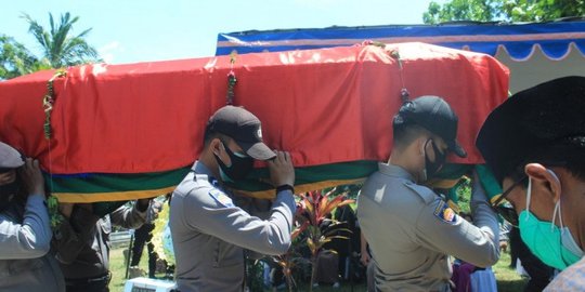 Sempat Terpapar Covid-19, Jenazah Penyidik KPK Dimakamkan di Jember