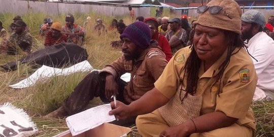 Potret Rakyat Papua Adakan Penggalangan Dana untuk Kembalikan Beasiswa Veronica Koman