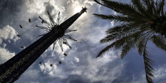 Pekerja Taman Hiburan di Amerika Tewas Terjatuh dari Wahana Ayunan Tertinggi di Dunia