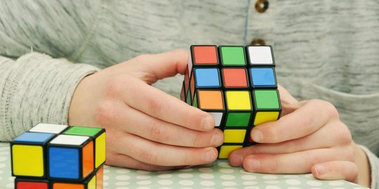 8 Cara Menyelesaikan Rubik 3x3 Bagi Pemula Disertai Rumus Cepat Dan Mudah Merdeka Com