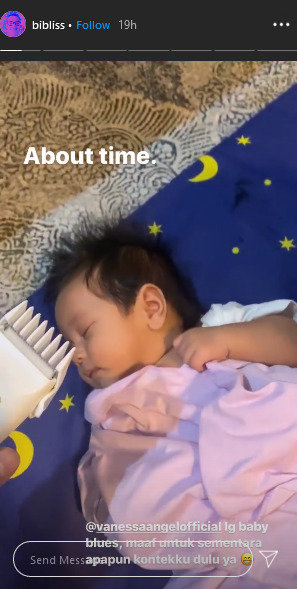 ditemani sang bayi vanessa angel tetap hadiri sidang meski alami baby blues