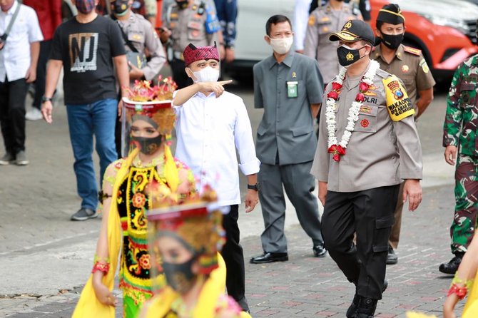 wakapolda jawa timur brigjen polisi slamet hadi supraptoyo