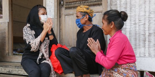 Kunjungi Kampung Naga, Kemensos Ajak Warga Semangat Gotong-royong Hadapi Covid-19