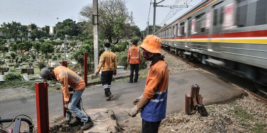 Sering Kecelakaan, Perlintasan Kereta Tanpa Palang di Tanah Kusir Dibangun Pembatas