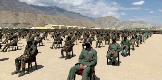 India Tegaskan Tak Ada Kekuatan di Bumi Dapat Hentikan Tentaranya Patroli di Ladakh
